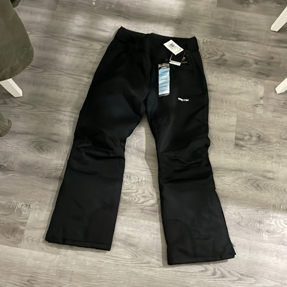 Arctix Womens Insulated snow pants Medium. NWT